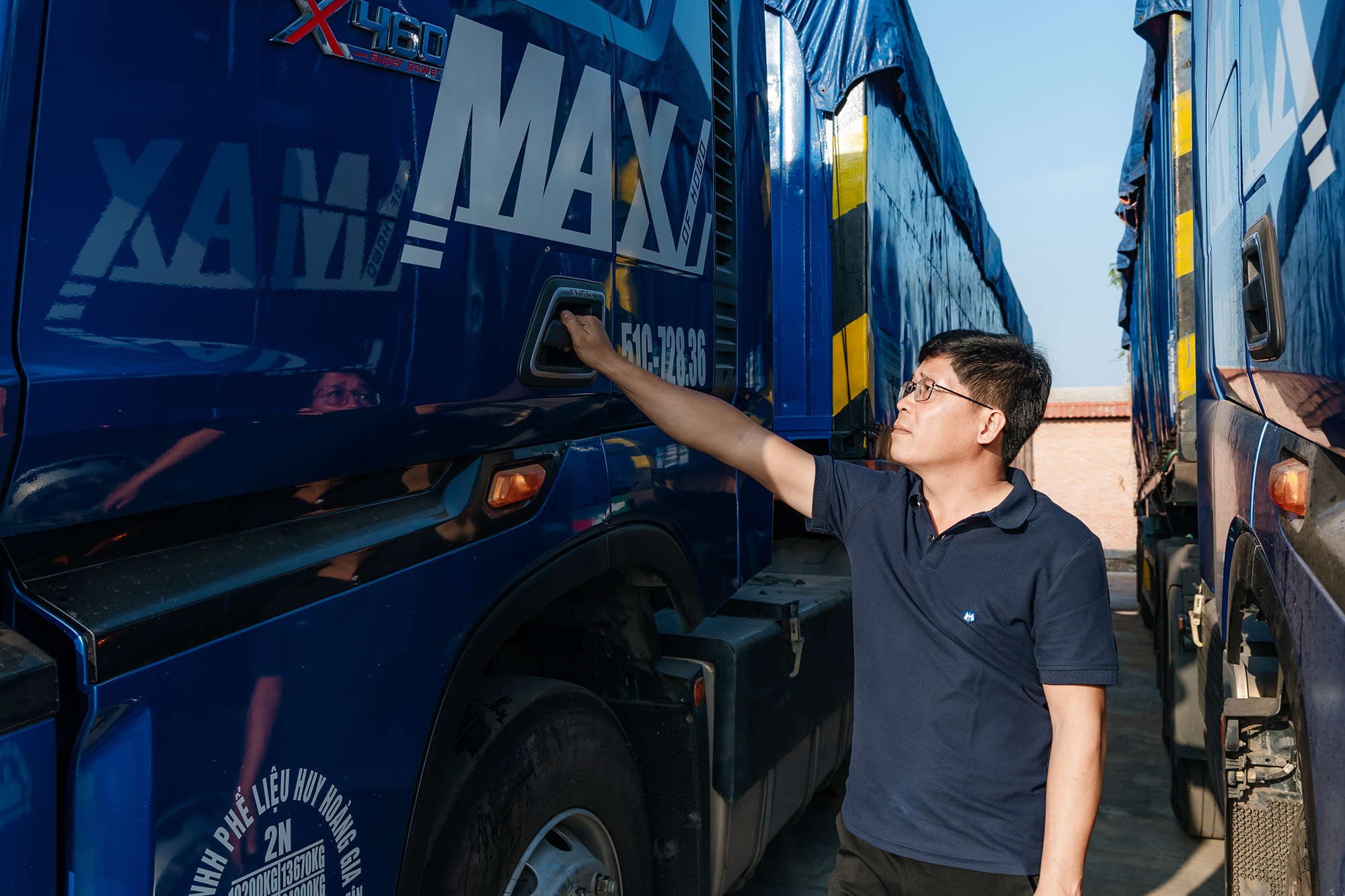 Xe tải chở phế liệu