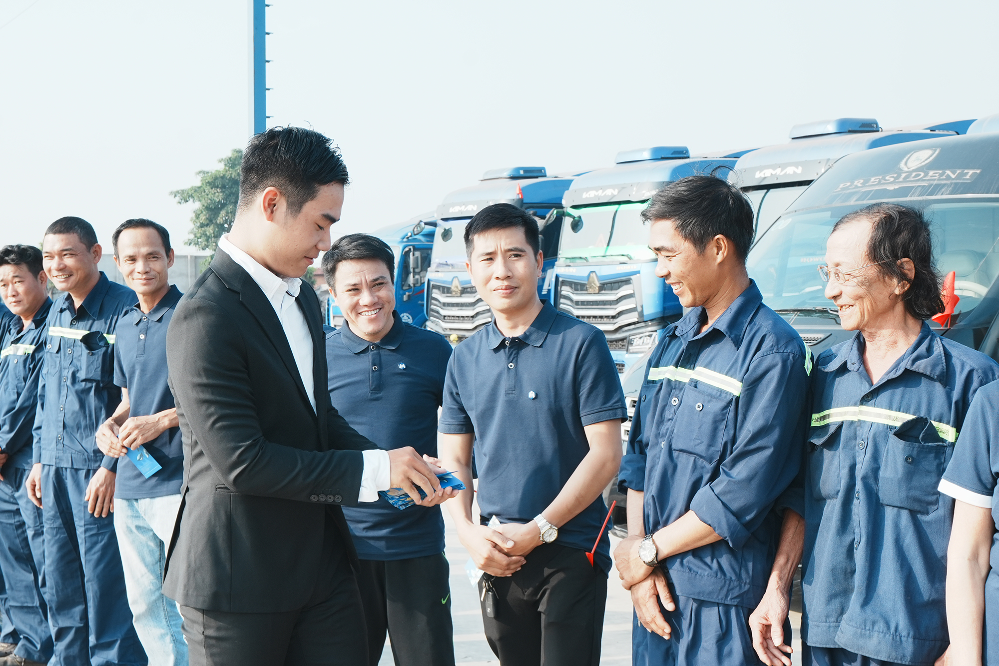 Phế liệu Huy Hoàng Gia lì xì đầu năm cho CBNV